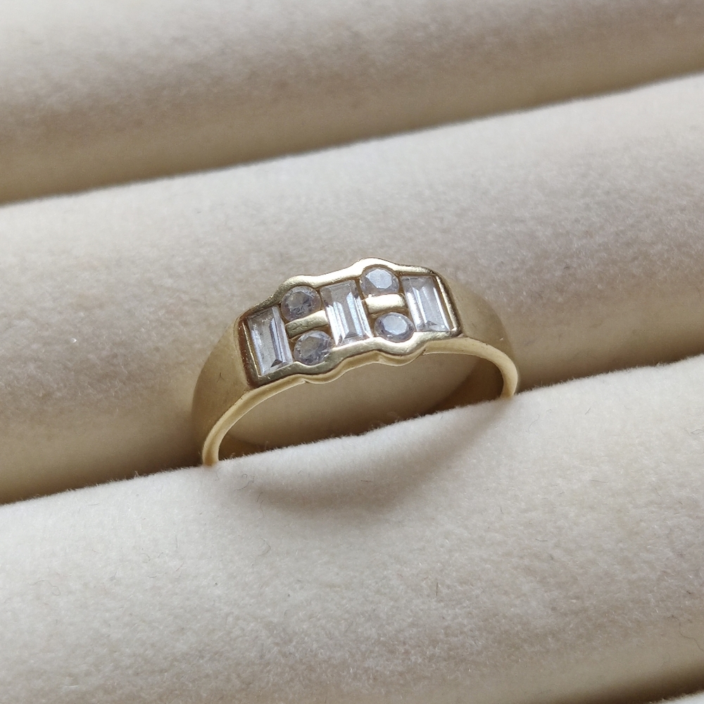 14K Vintage Diamond Stacker Ring